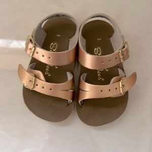 Baby girl sea wee sandals rose gold size 3
